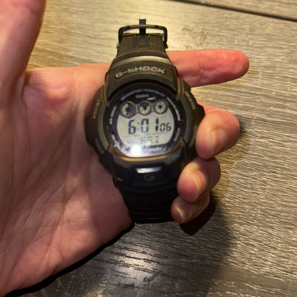 CASIO G-SHOCK 
Tough Solar Men's Military Watch - Picture 1 of 8